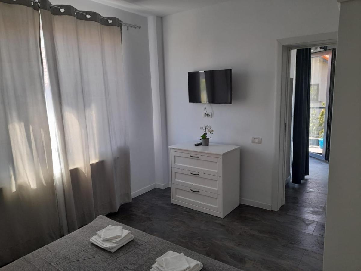 Bya Apartament Mamaia Nord Неводарі Екстер'єр фото
